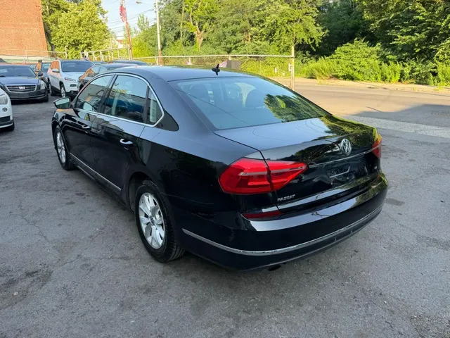 2016 VOLKSWAGEN PASSAT