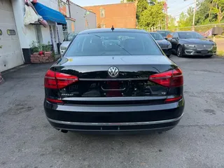2016 VOLKSWAGEN PASSAT