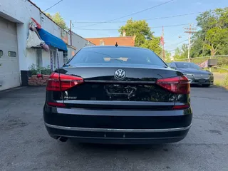 2016 VOLKSWAGEN PASSAT