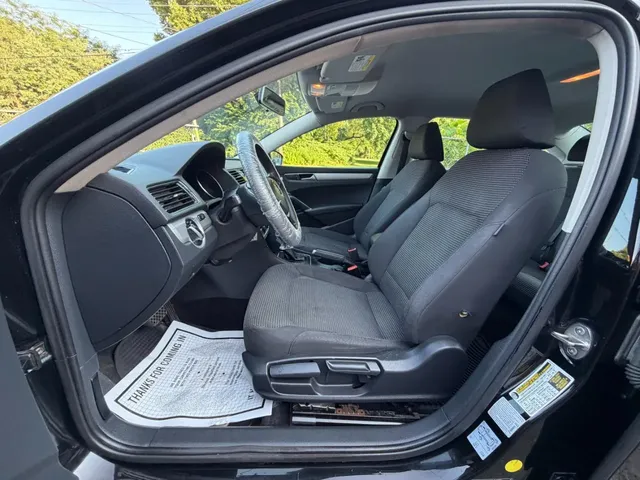 2016 VOLKSWAGEN PASSAT