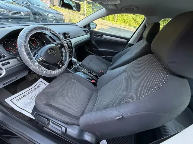 2016 VOLKSWAGEN PASSAT
