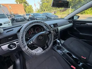 2016 VOLKSWAGEN PASSAT