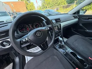 2016 VOLKSWAGEN PASSAT