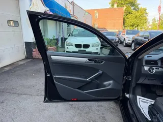 2016 VOLKSWAGEN PASSAT