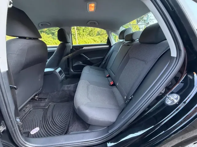 2016 VOLKSWAGEN PASSAT