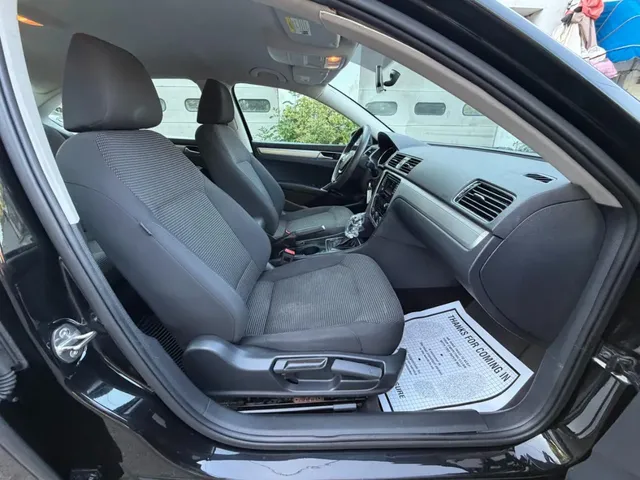 2016 VOLKSWAGEN PASSAT