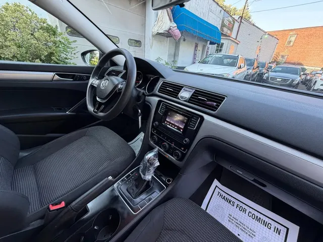 2016 VOLKSWAGEN PASSAT