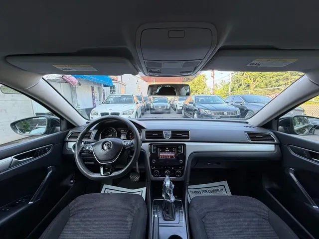 2016 VOLKSWAGEN PASSAT