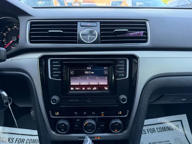 2016 VOLKSWAGEN PASSAT