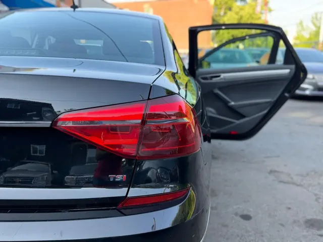 2016 VOLKSWAGEN PASSAT