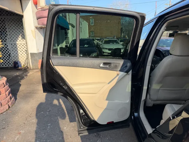2016 VOLKSWAGEN TIGUAN