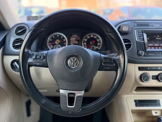 2016 VOLKSWAGEN TIGUAN