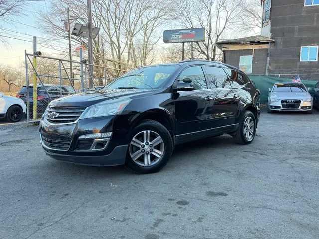 2017 CHEVROLET TRAVERSE LT