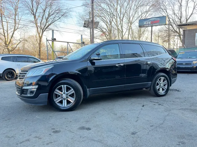 2017 CHEVROLET TRAVERSE LT