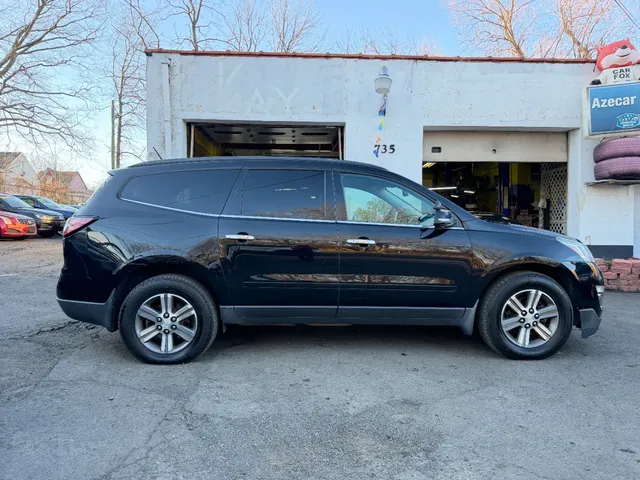 2017 CHEVROLET TRAVERSE LT