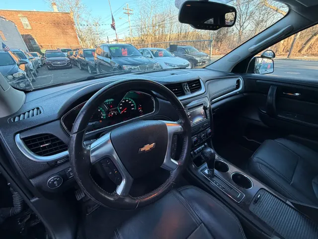 2017 CHEVROLET TRAVERSE LT