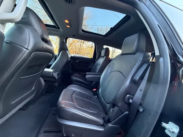 2017 CHEVROLET TRAVERSE LT