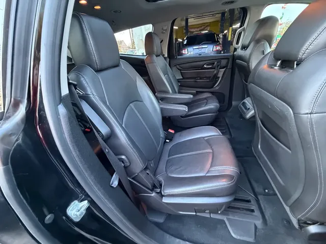 2017 CHEVROLET TRAVERSE LT