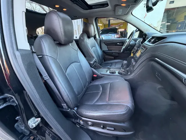2017 CHEVROLET TRAVERSE LT