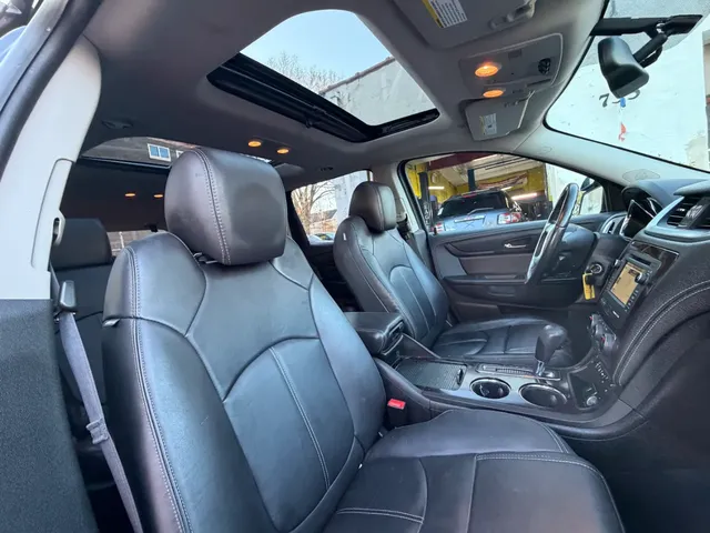 2017 CHEVROLET TRAVERSE LT