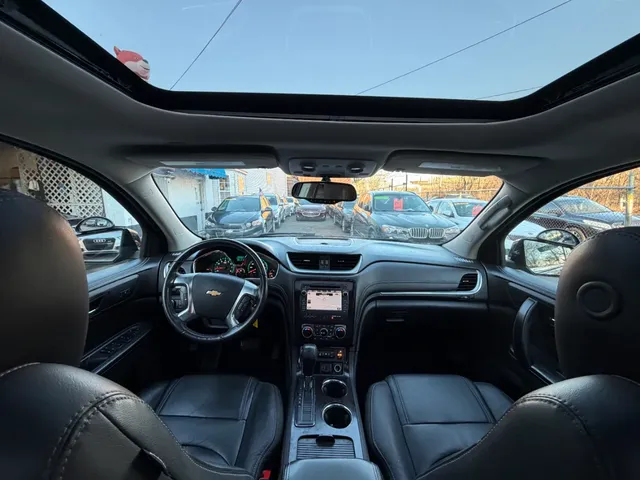 2017 CHEVROLET TRAVERSE LT