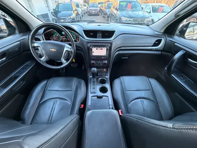 2017 CHEVROLET TRAVERSE LT