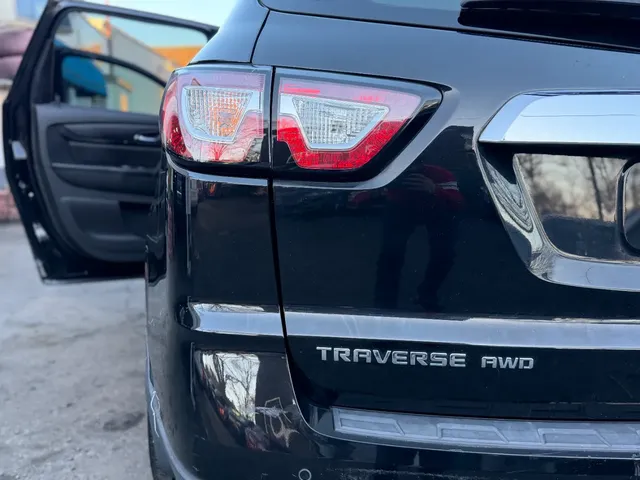2017 CHEVROLET TRAVERSE LT