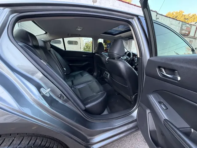 2019 Nissan Altima  SL