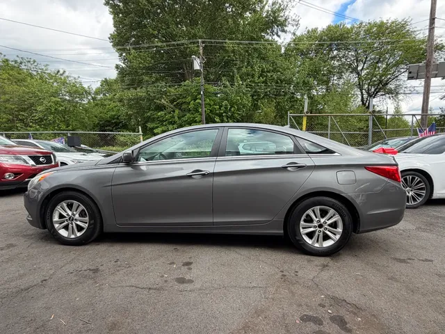 2011 HYUNDAI SONATA
