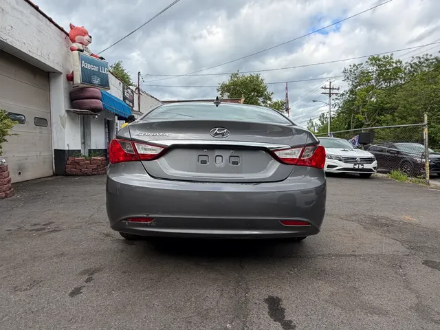 2011 HYUNDAI SONATA