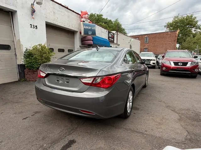 2011 HYUNDAI SONATA