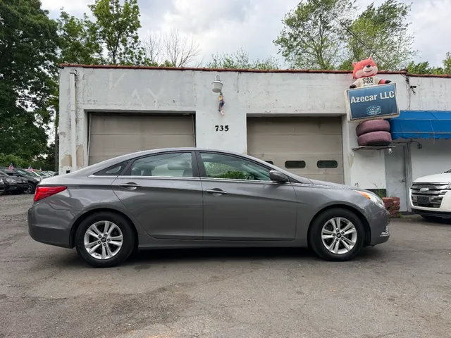 2011 HYUNDAI SONATA