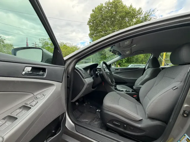 2011 HYUNDAI SONATA