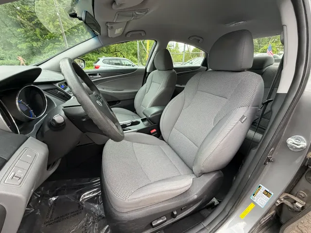 2011 HYUNDAI SONATA