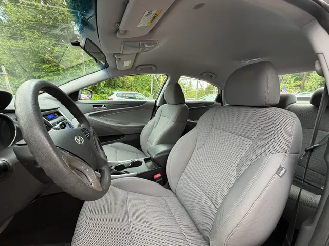 2011 HYUNDAI SONATA