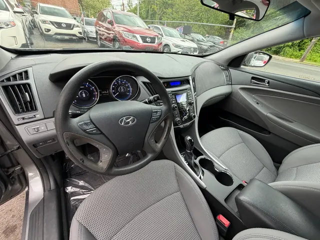 2011 HYUNDAI SONATA