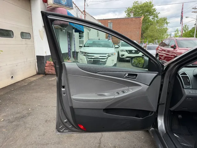 2011 HYUNDAI SONATA