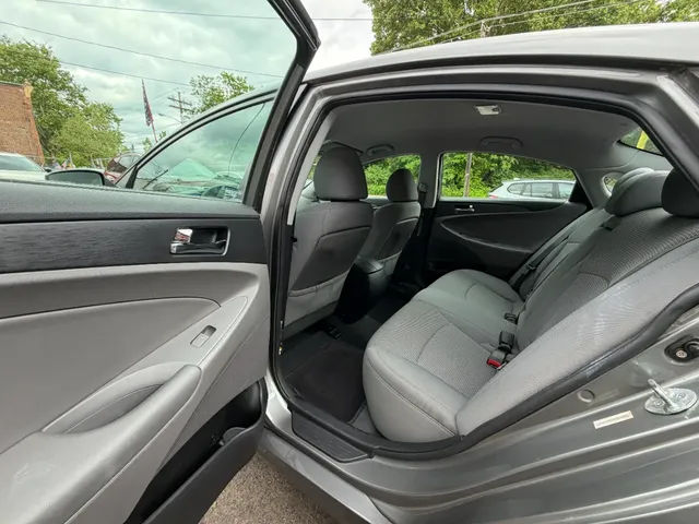 2011 HYUNDAI SONATA