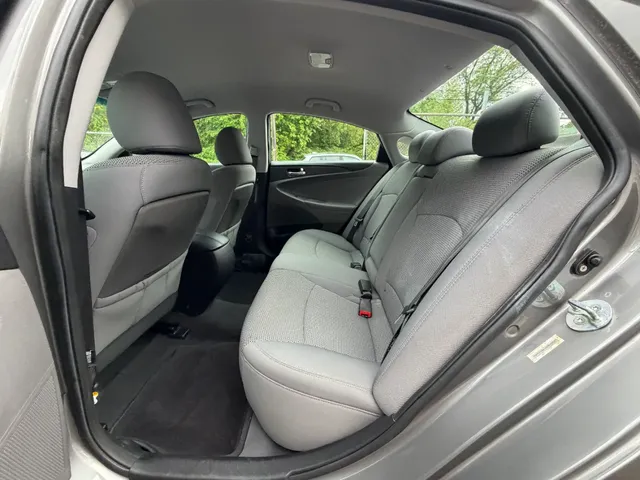 2011 HYUNDAI SONATA