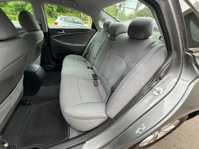 2011 HYUNDAI SONATA