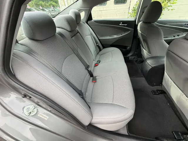 2011 HYUNDAI SONATA