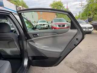2011 HYUNDAI SONATA