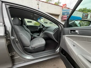 2011 HYUNDAI SONATA
