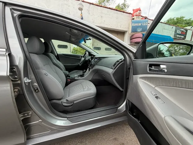 2011 HYUNDAI SONATA