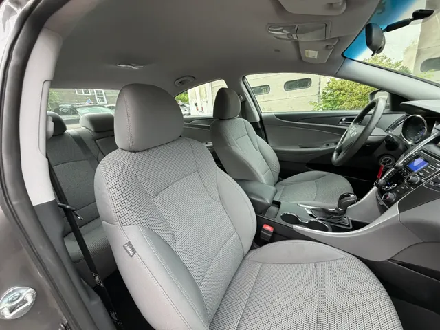 2011 HYUNDAI SONATA