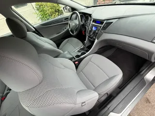 2011 HYUNDAI SONATA