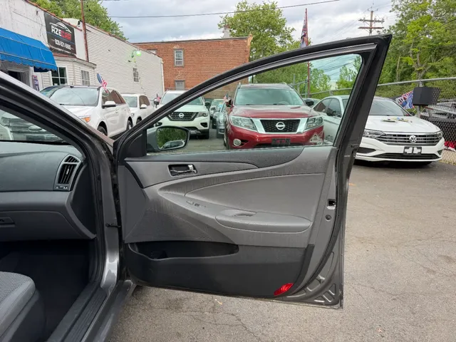 2011 HYUNDAI SONATA