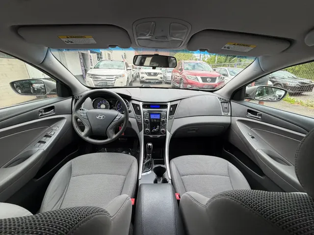 2011 HYUNDAI SONATA
