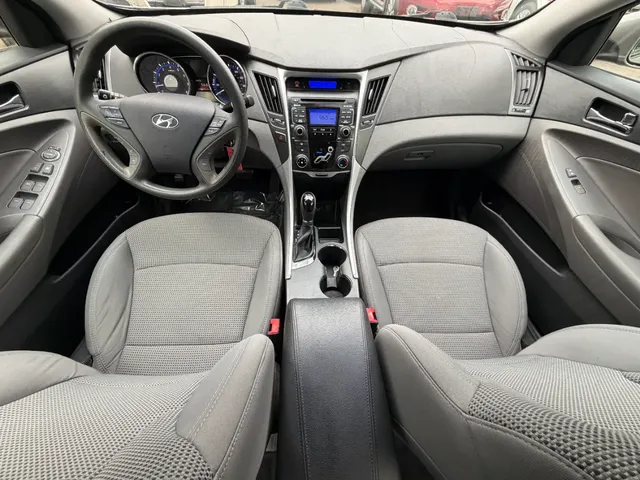 2011 HYUNDAI SONATA