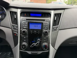 2011 HYUNDAI SONATA